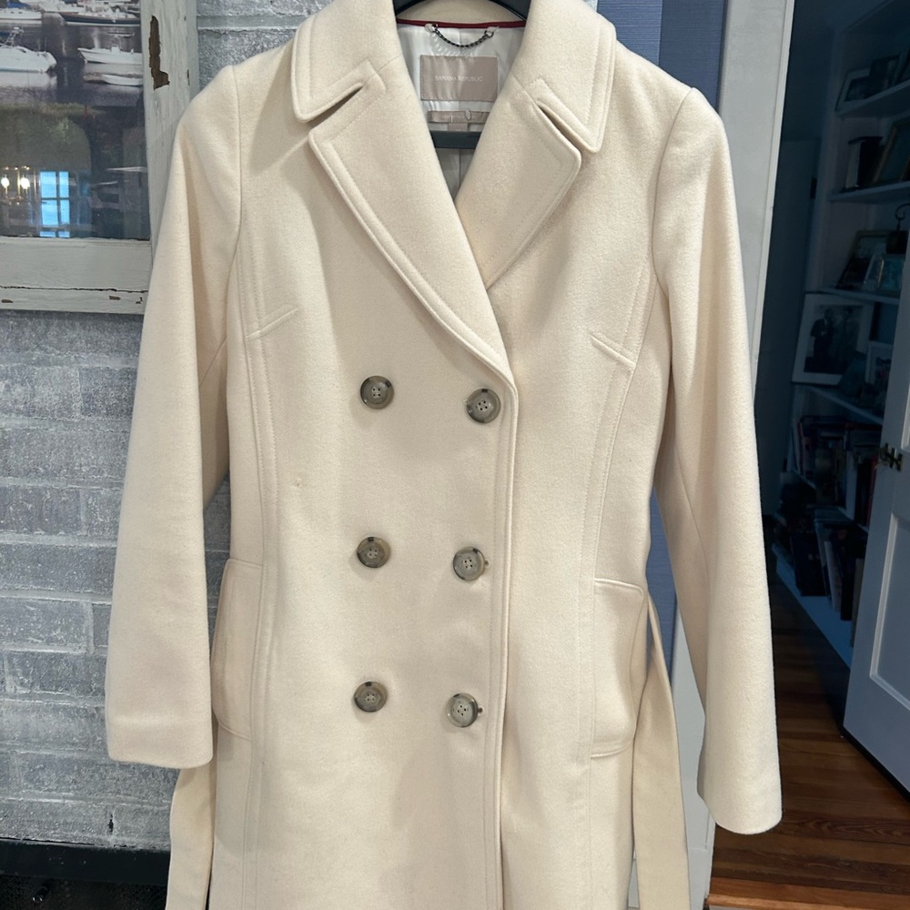 Banana Republic winter white, size medium, wool, belted.  Wore 5 times.